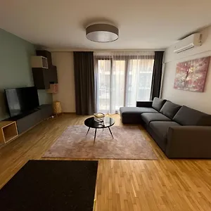https://k9b2-5-apartment-budapest.inbudapesthotels.com