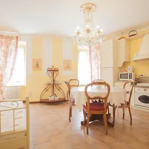 https://relais-de-la-place.it-lombardy.com